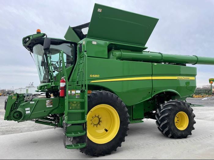 Main image John Deere S680