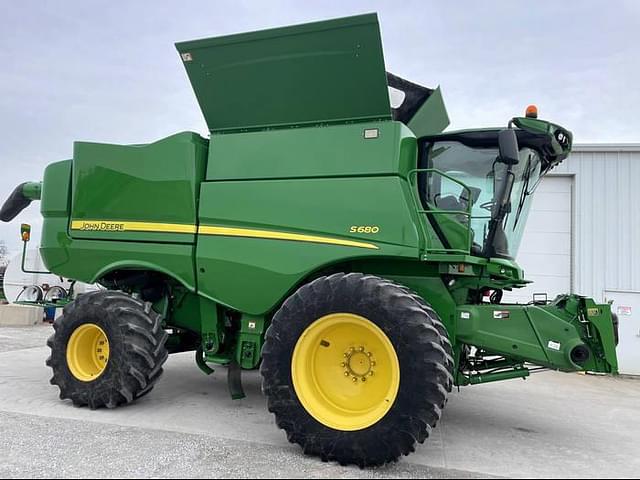 Image of John Deere S680 equipment image 2