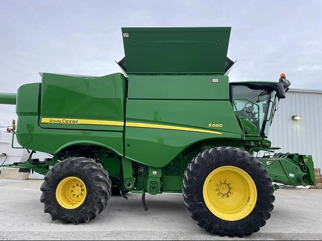 Image of John Deere S680 equipment image 3