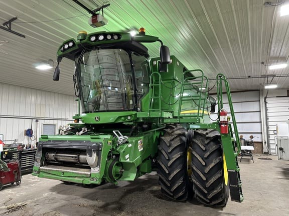 2015 John Deere S680 Equipment Image0