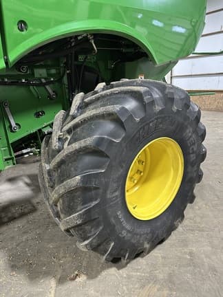 Image of John Deere S680 equipment image 3