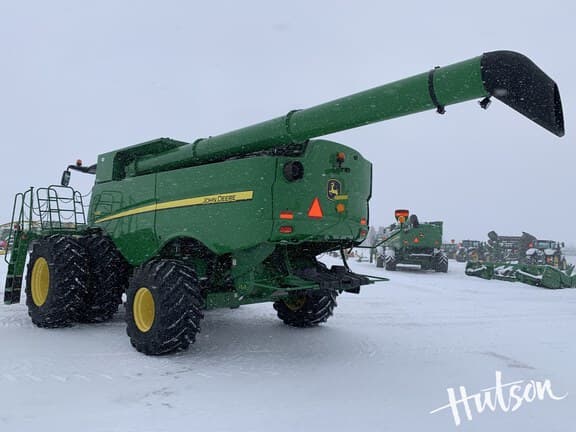 Image of John Deere S680 equipment image 3