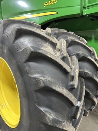 Image of John Deere S680 equipment image 4