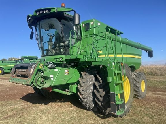 Main image John Deere S680