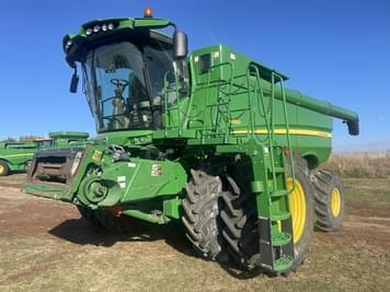 Main image John Deere S680