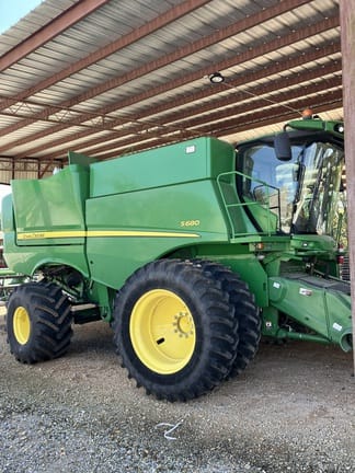 2015 John Deere S680 Equipment Image0