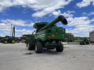 Main image John Deere S680 7