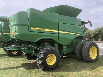 Main image John Deere S680