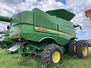 Main image John Deere S680 3