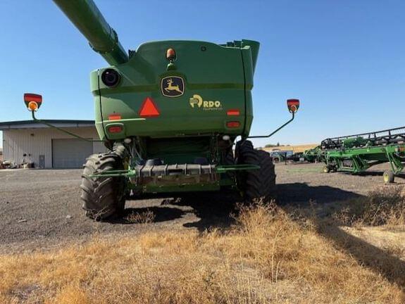 Image of John Deere S680 equipment image 2