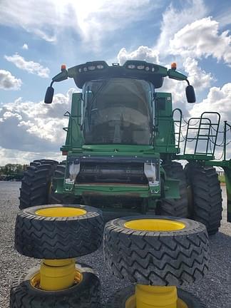 Image of John Deere S680 equipment image 2