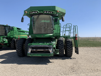 Main image John Deere S680