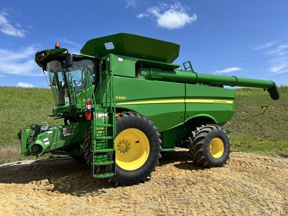 2015 John Deere S680 Equipment Image0