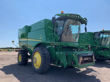 Main image John Deere S680