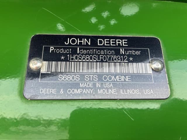 Image of John Deere S680 equipment image 1