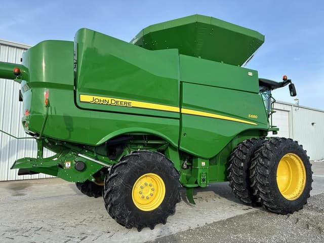Image of John Deere S680 equipment image 2