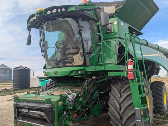 2015 John Deere S680 Equipment Image0