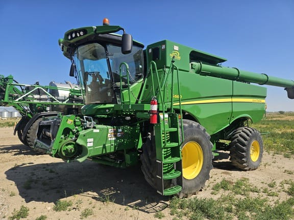 2015 John Deere S680 Equipment Image0