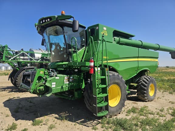 Image of John Deere S680 Primary image