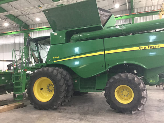 Main image John Deere S680