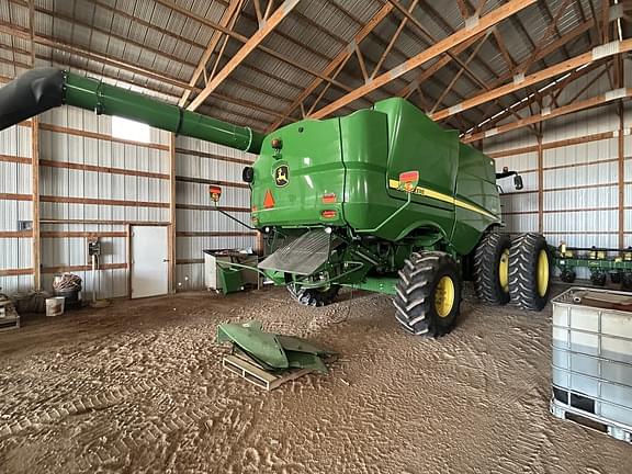 Image of John Deere S680 equipment image 3
