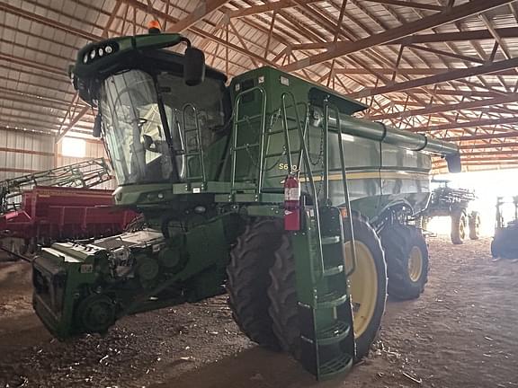 Image of John Deere S680 Primary image