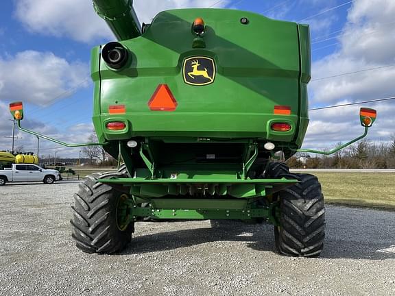 Image of John Deere S680 equipment image 4