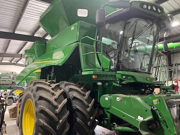 Image of John Deere S680 Primary image