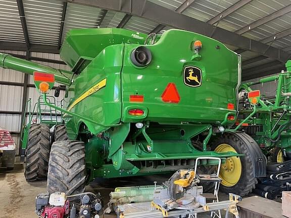 Image of John Deere S680 equipment image 2