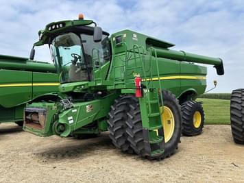 Main image John Deere S680