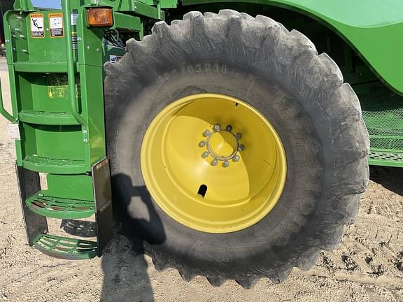 Image of John Deere S680 equipment image 2