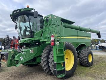 Main image John Deere S680