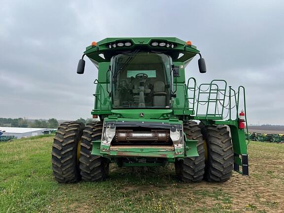 Image of John Deere S680 equipment image 2