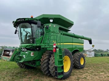 Main image John Deere S680