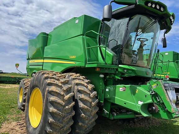 Image of John Deere S680 equipment image 1