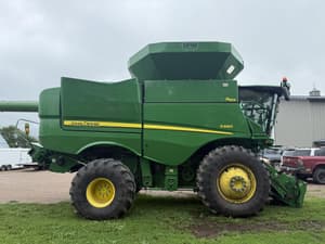 2015 John Deere S680 Image