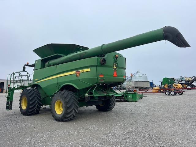 Image of John Deere S680 equipment image 1