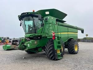 2015 John Deere S680 Image