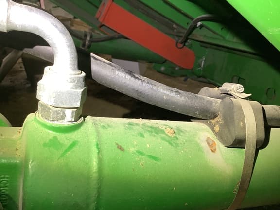 Image of John Deere S680 equipment image 4
