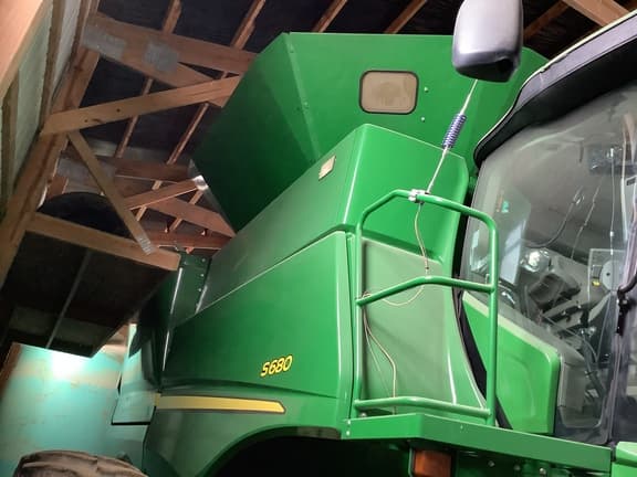 Image of John Deere S680 equipment image 2