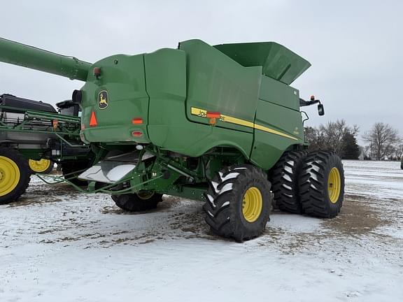 Image of John Deere S680 equipment image 2