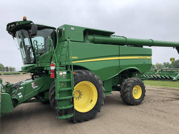 Main image John Deere S680