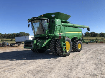 Main image John Deere S680