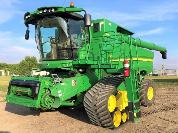 Main image John Deere S680