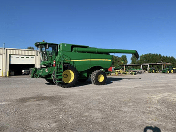 Main image John Deere S680