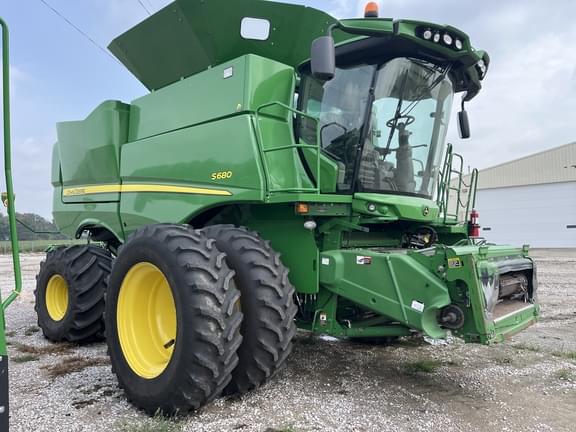 Image of John Deere S680 equipment image 2