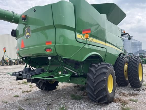 Image of John Deere S680 equipment image 3