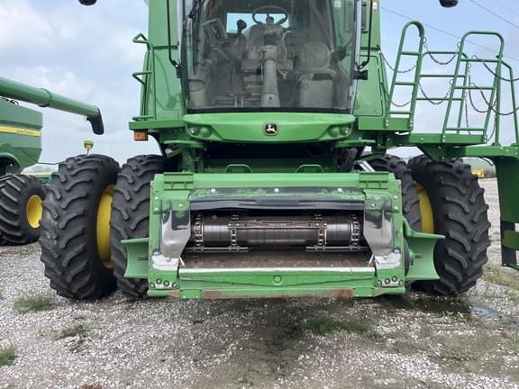 Image of John Deere S680 equipment image 1