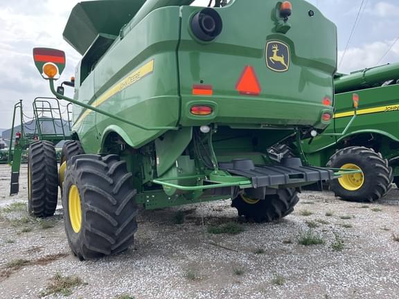 Image of John Deere S680 equipment image 4