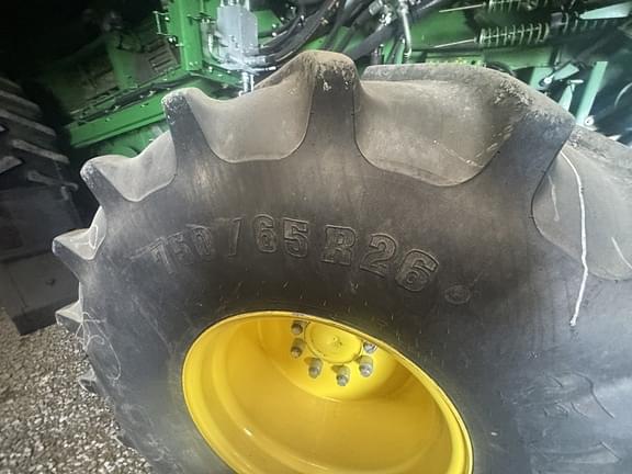 Image of John Deere S680 equipment image 3